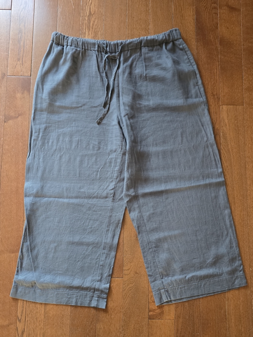 Relaxed Drawstring Capris